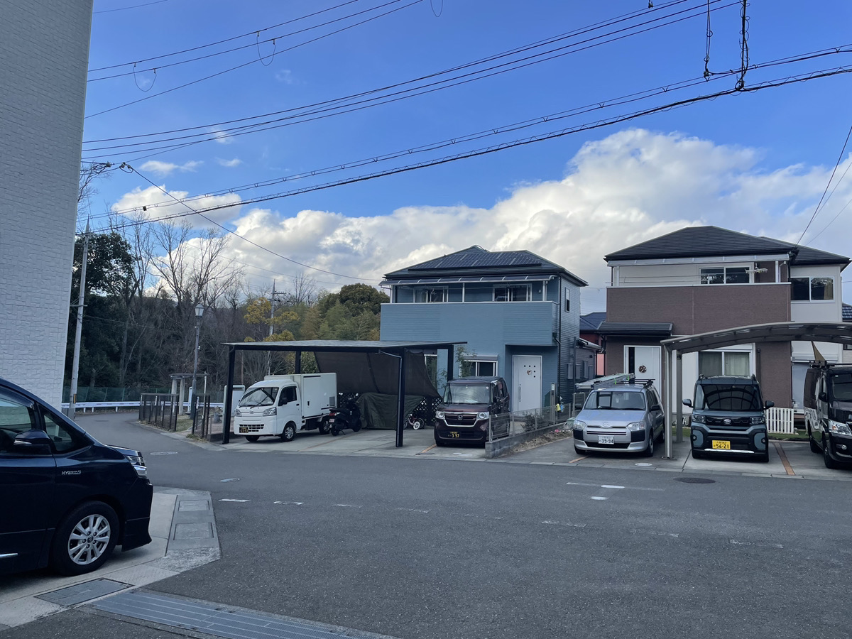 新規リフォーム完工物件　茨木市　S様邸  屋根カバー　外壁サイディング貼り替え　玄関ドア交換　工事  11月完工