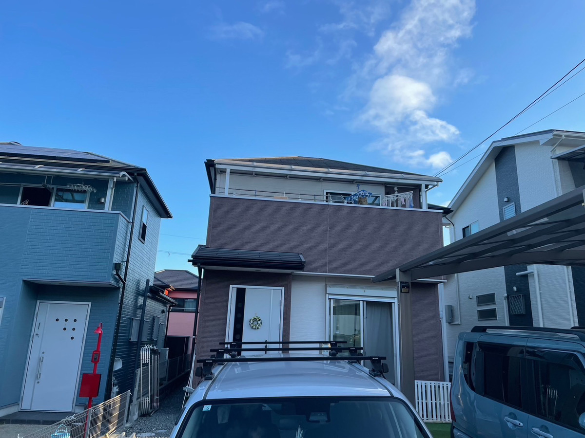 新規リフォーム完工物件　茨木市　S様邸  屋根カバー　外壁サイディング貼り替え　玄関ドア交換　工事  11月完工